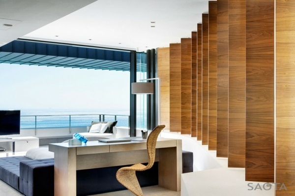 modernes Schlafzimmer mit Blick auf Ozean