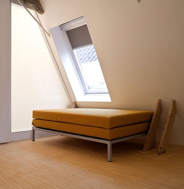 dachfenster-minimalistische-innenarchitektur