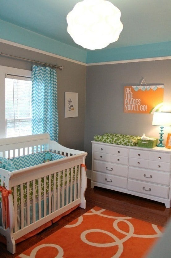 farbenfrohe-einrichtung-babyzimmer