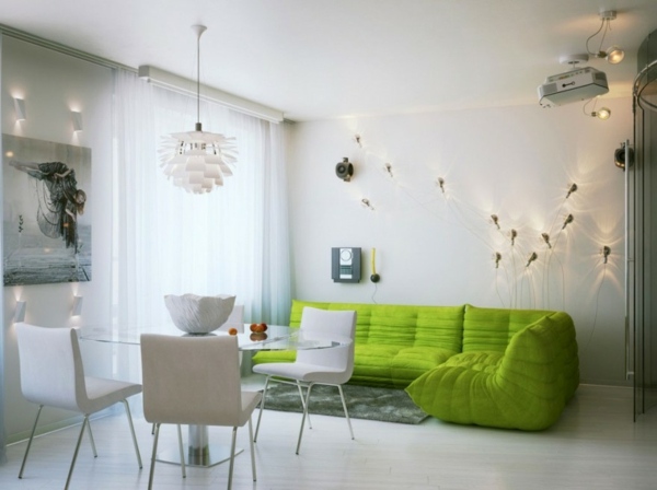 grünes-sofa-akzent-wohnzimmer