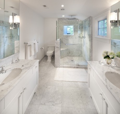 marmor-luxuriöse-badezimmer