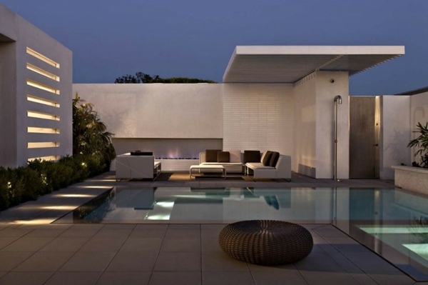minimalistische-moderne-architektur-pool