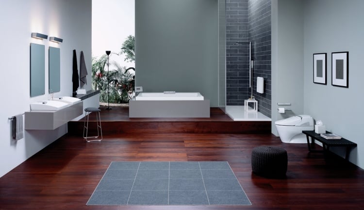 minimalistischem-design-badezimmer-grau-schwarz-weiss-teakholz-dusche-wandfarbe