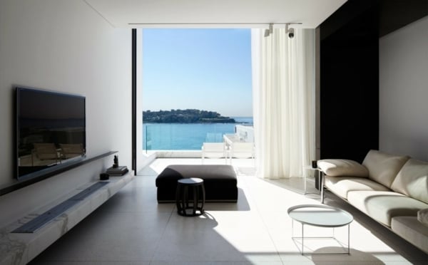 minimalistisches-Strandhaus-modernes-Wohnzimmer