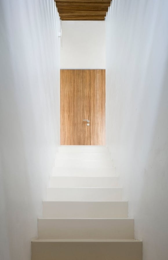 minimalistisches innendesign- weiße treppen
