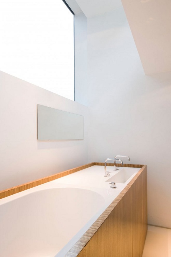 minimalistisches weißes bad interieur design