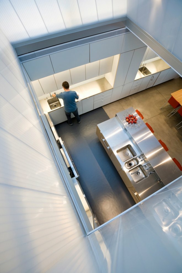 moderne Küche im minimalistischen Haus