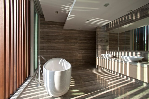 elegantes Badezimmer mit modernem Design