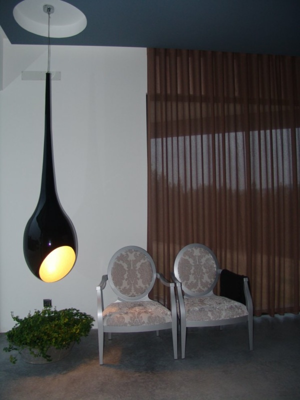 moderne Lampe im Wohnzimmer