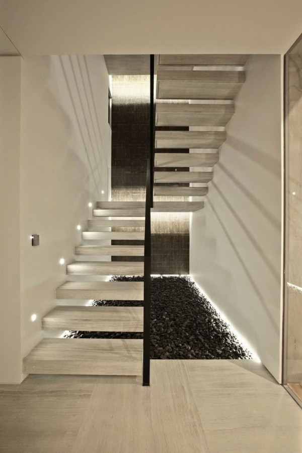 elegante weiße Treppe