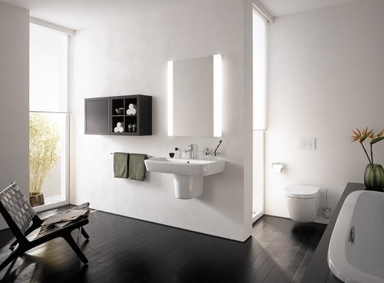 modernes-badezimmer-design-TOTO-schwarz-weiß