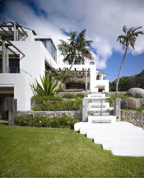 modernes-weißes-Strandhaus-Australien