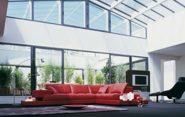rotes-Sofa-Wohnzimmer