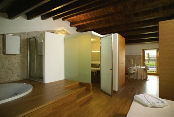 Badezimmer-Holz-Hotel-Sizilien-Design