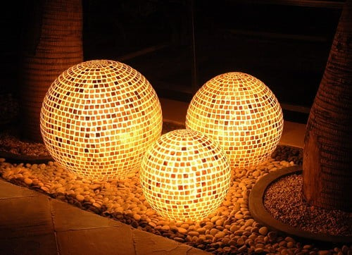 Disco-Kugel-moderne-Garten-Beleuchtung