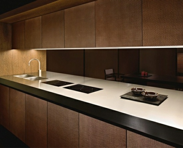 Kücheninsel-moderne-farbe-Armani-Casa