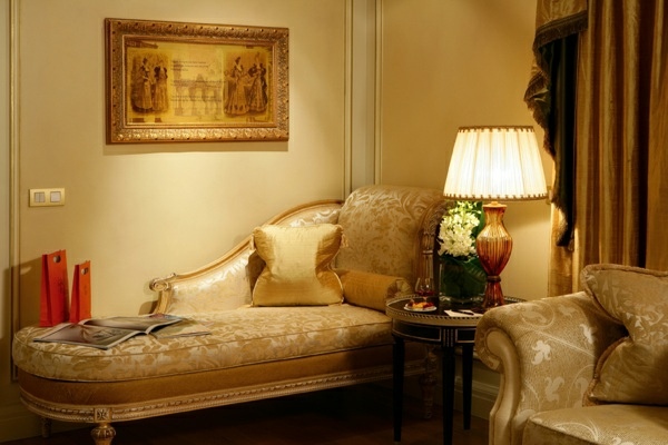Luxus-Hotel-Appartement-Satin-Sofa