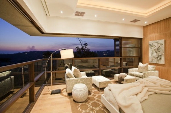 Luxus-Interieur-weiß-Sessel-Kaffetisch-Wohnzimmer