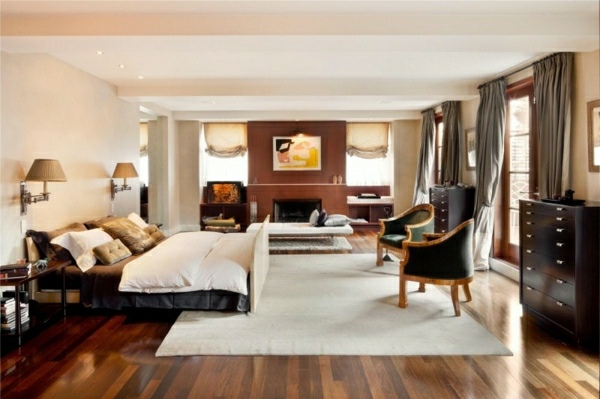 Luxus-Schlafzimmer-Kamin-Holzwand