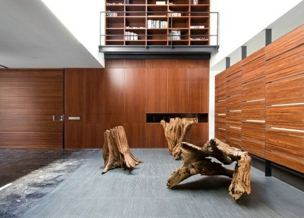 Minimalismus-Interieur-Holzwand