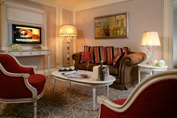 Rote-Stühle-Hotel-Luxus-Appartement