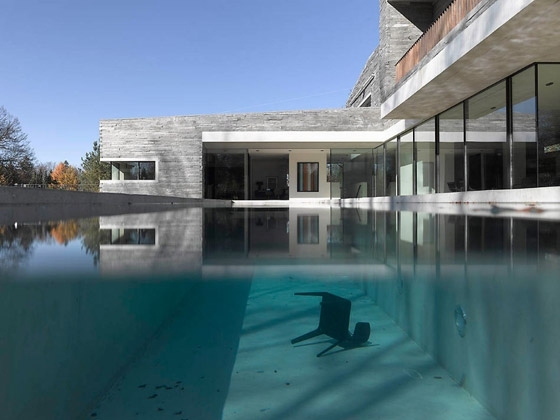 Schwimmbad-Patio-minimalistische-Architektur