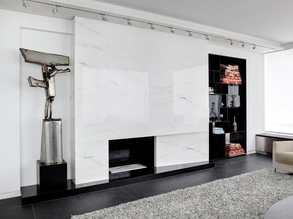 Wohnzimmer-Marmor-Kamin-Luxus-Wohnung