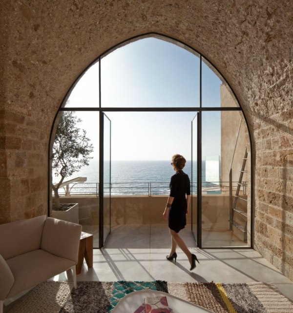 Wohnzimmer-Wohnung-Israel-Glaswand