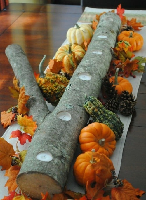 elegante-Herbsttischdeko-Kürbis-Herbstblätter-Kerzen