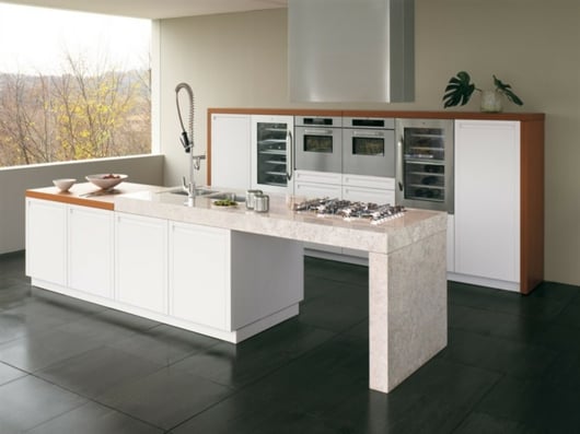exklusive-küche-snaidero-marmor-arbeitsplatte