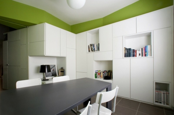 frische-grüne-Wandfarbe-Büro