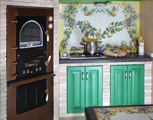küche-design-klassischem-stil-grüne-schranktüren