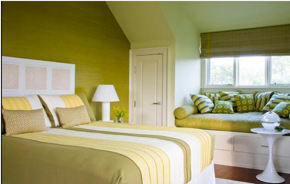 kleines-schlafzimmer-grün-weiß-bettkasten