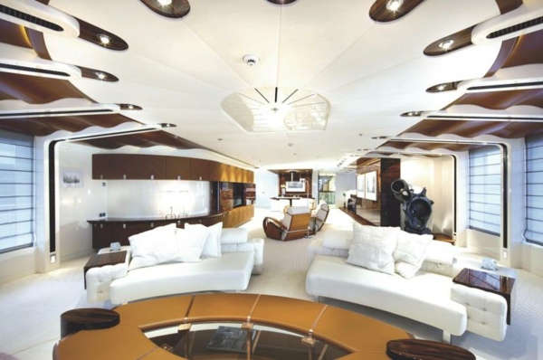 luxuriöse-innenausstattung-wohnzimmer-yacht-viva-la-vie