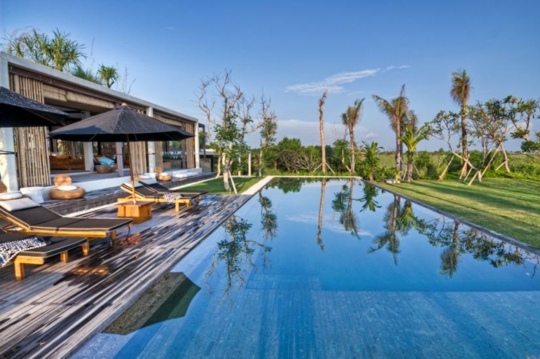 luxus-villa-bali-outdoor-pool