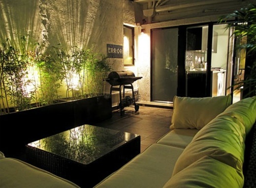 minimalistische-japanische-grüne-Möbel-Patio
