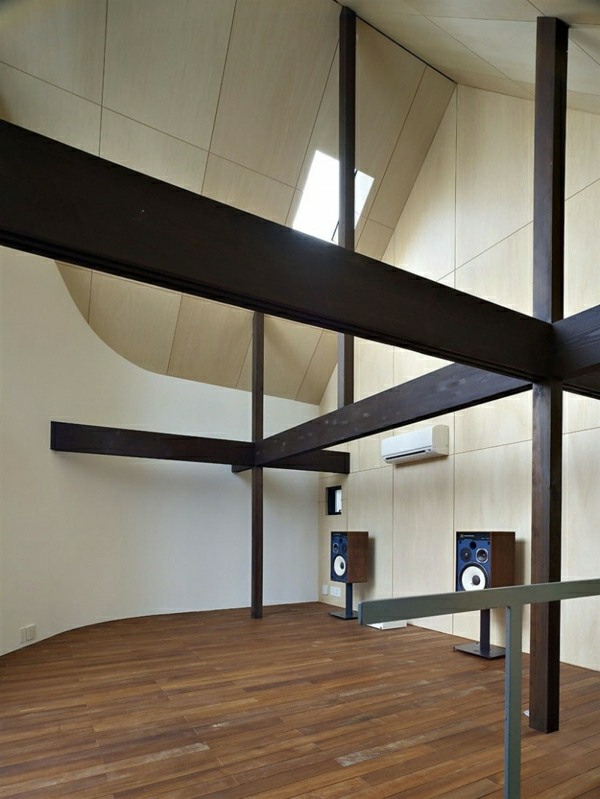 minimalistisches-Interieur-offener-Wohnbereich
