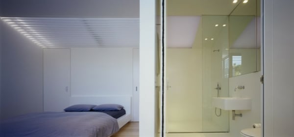 minimalistisches-badezimmer-schlafzimmer