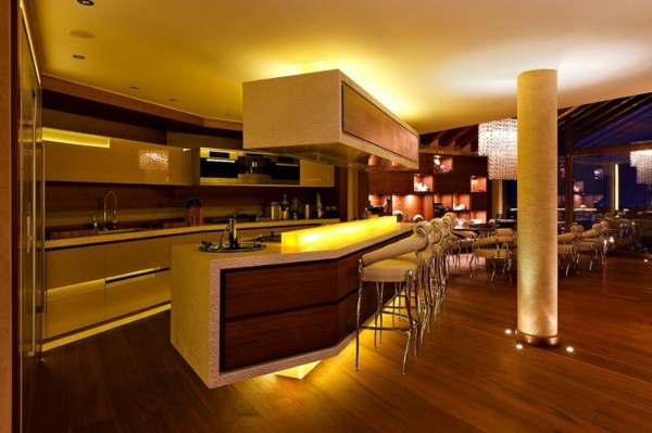 moderne-Küche-eingebaute-Beleuchtung