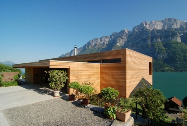 modernes-Ferienhaus-See-Holzkonstruktion
