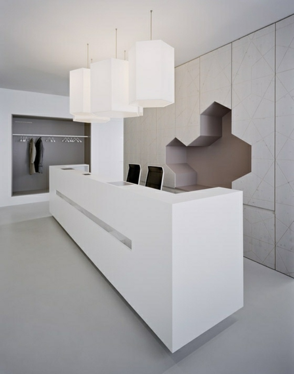 weißes-modernes-Büro-Foyer