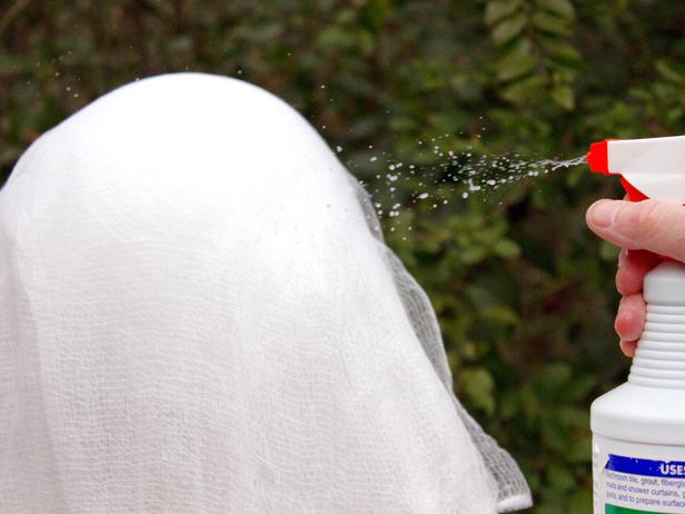 Halloween-Gartendeko-zum-Selbermachen-gespenst-spray-stärke