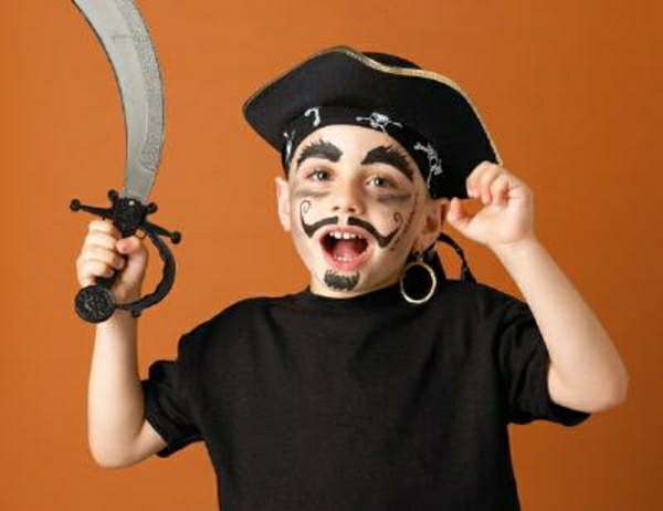 Halloween-makeup-Kinder-Pirat