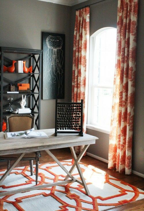 Homeoffice-orange-weißer-Teppich