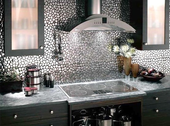 Küchenrückwand-Ideen-Fliesenspiegel-flussteine