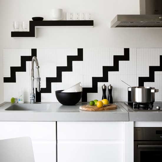 Küchenrückwand-Ideen-geometrische-Küchenspiegel 