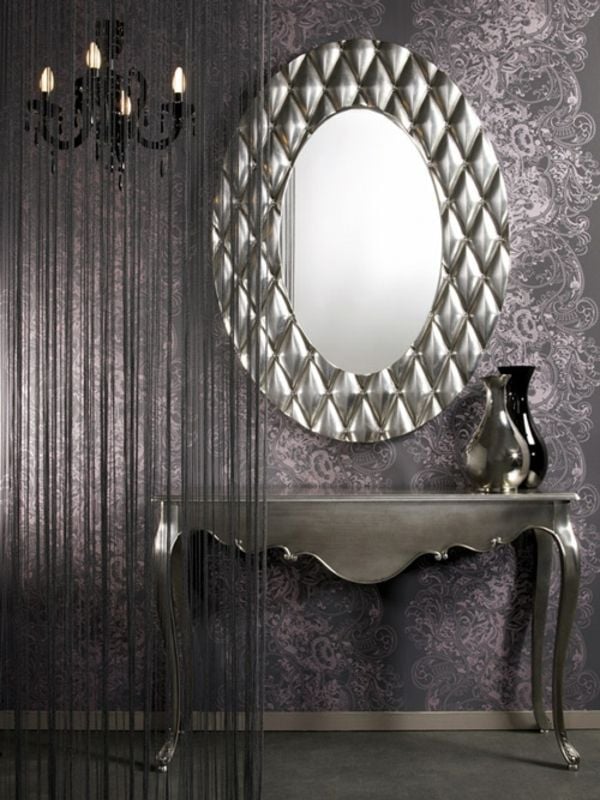 Wandspiegel-lila-Badezimmer