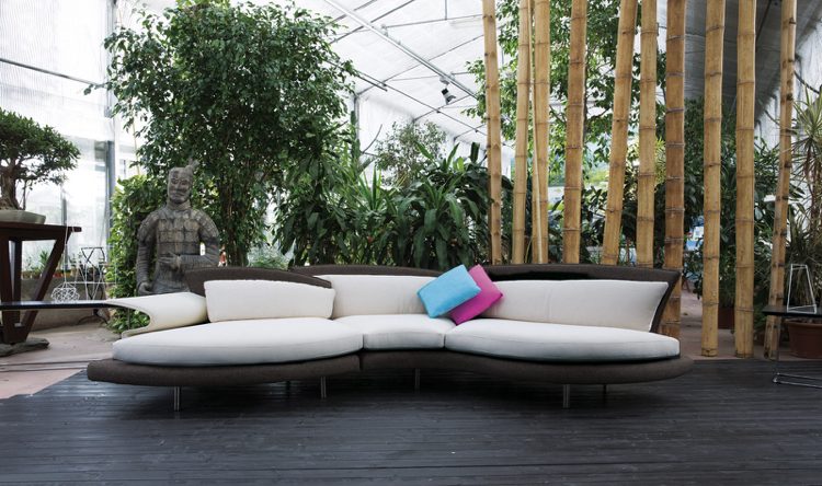 Einzigartige Möbelstücke -italienisch-design-couch-oval-form-polster