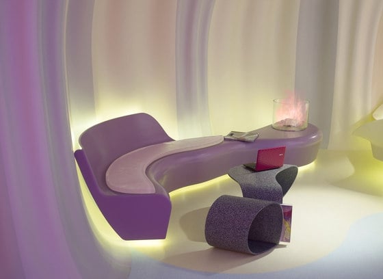 futuristische-lila-Wohnzimmer-Möbel