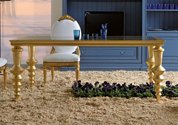 goldene-Beine-Schrteibtisch-bepflanzter-Boden-Kabinett